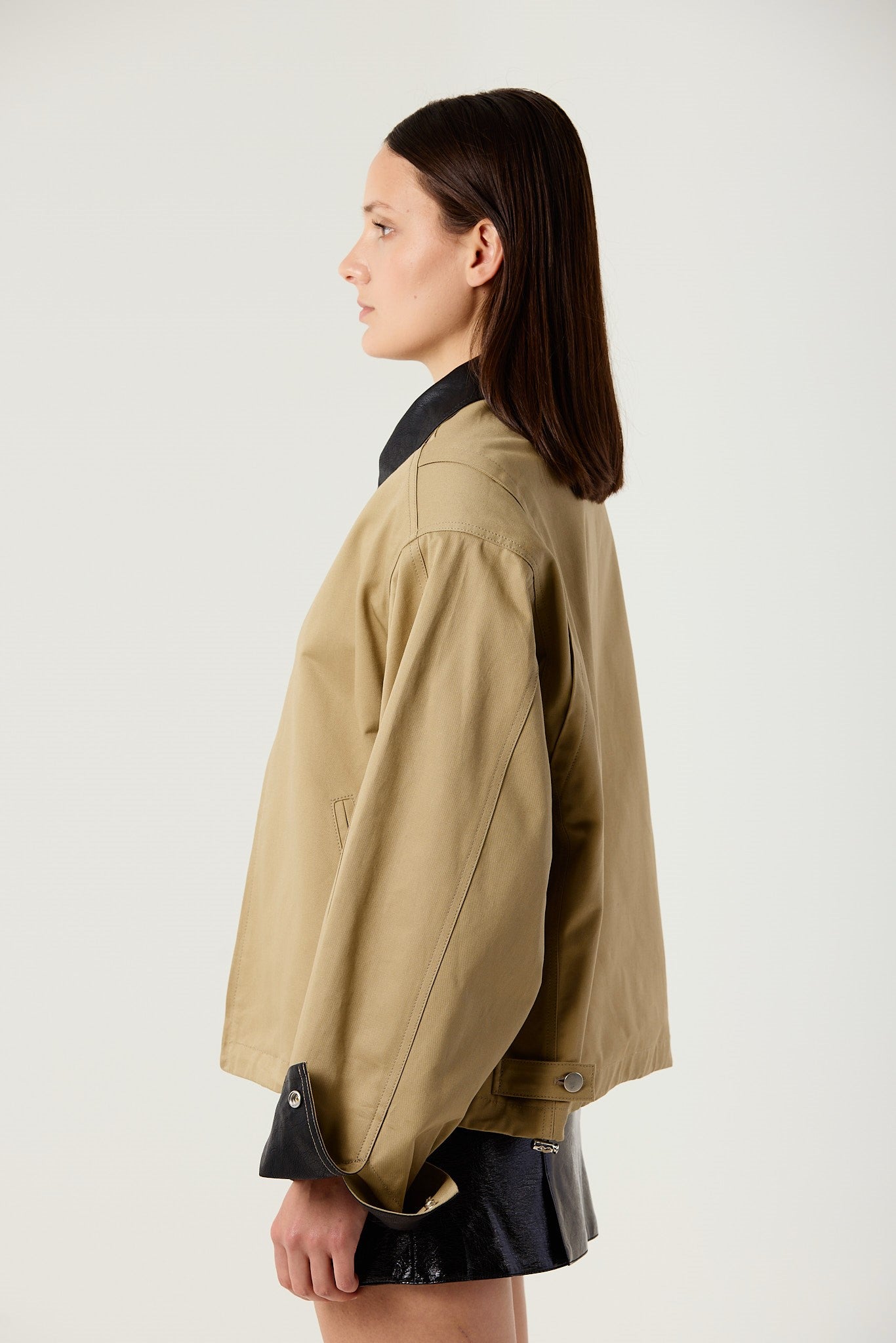 RAVEN BEIGE CONTRAST JACKET